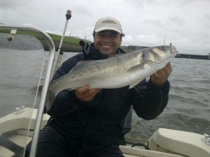 Fred met zeebaars op de Rapala X-Rap Saltwater