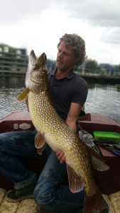 Metersnoek op de fireball jig